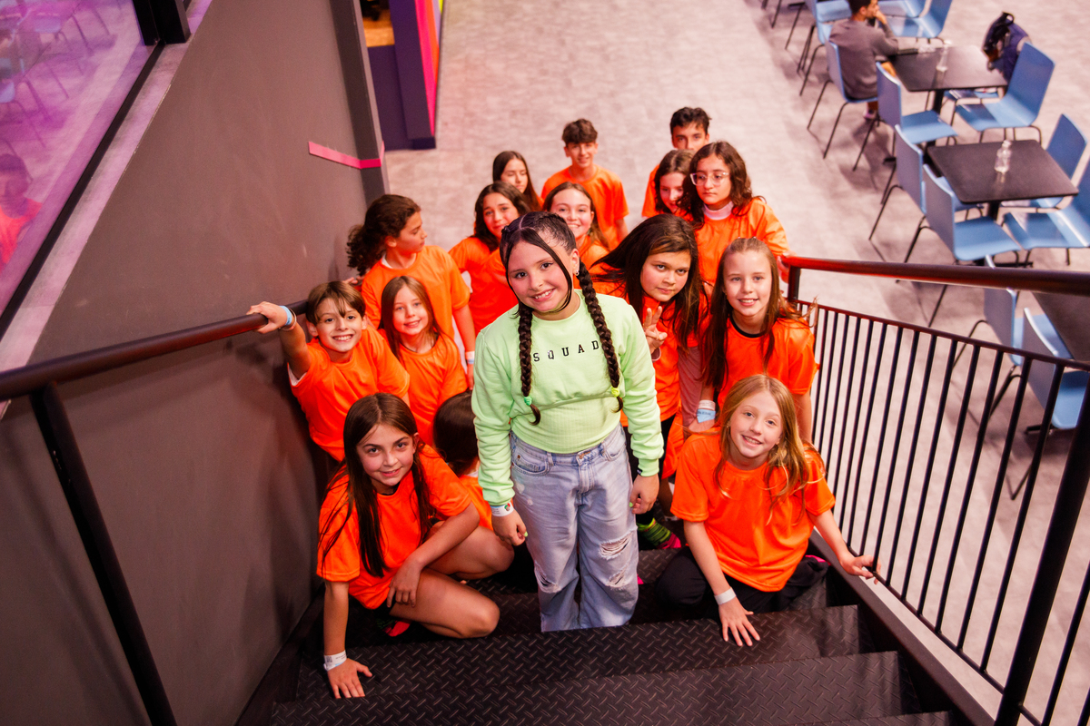 Fotografa familia Curitiba - aniversário impulso Park neon 