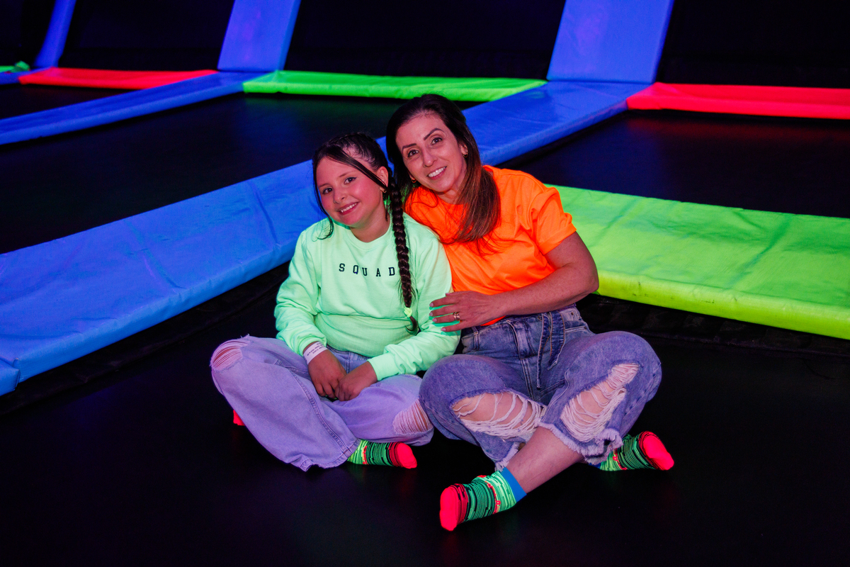 Fotografa familia Curitiba - aniversário impulso Park neon 