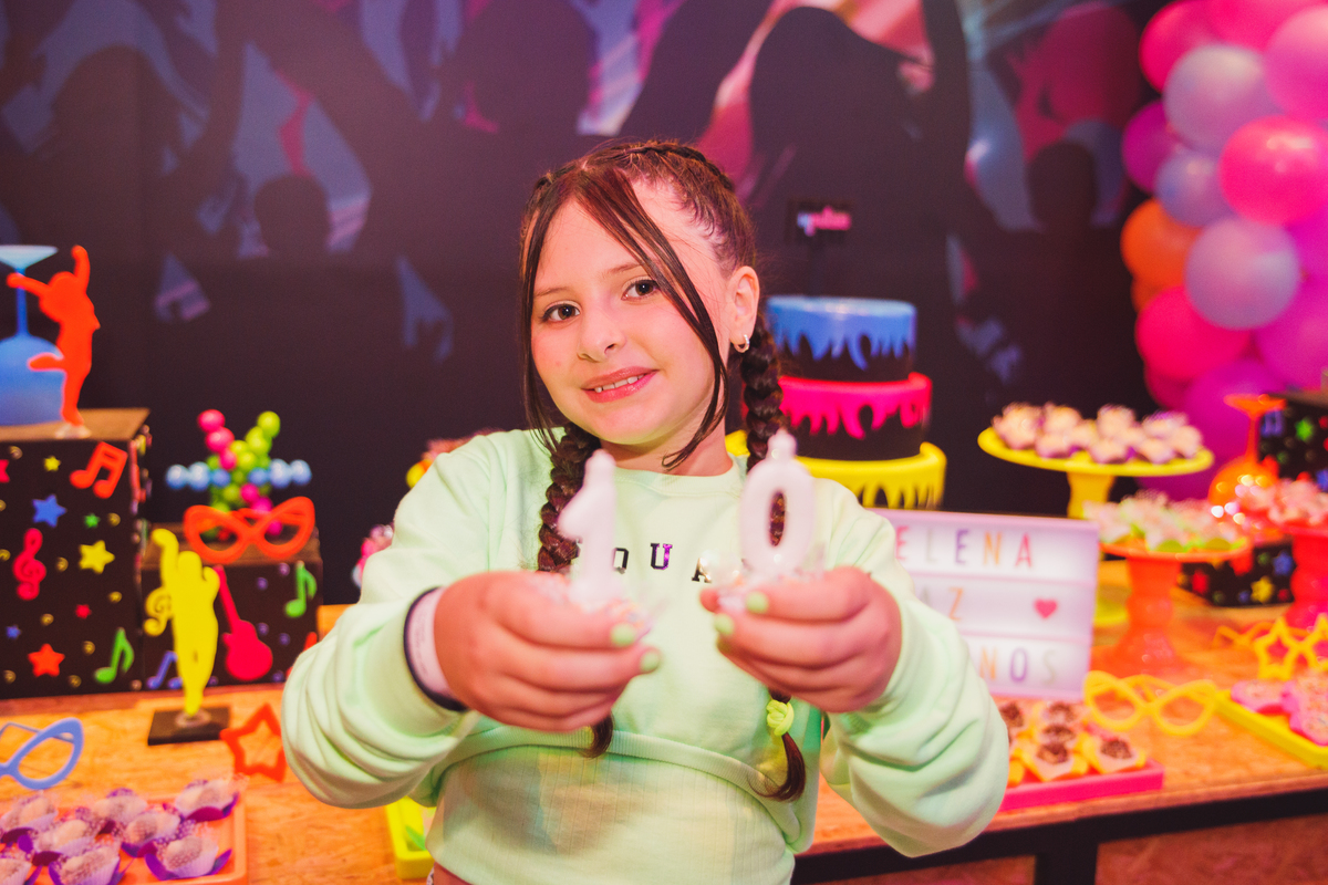 Fotografa familia Curitiba - aniversário impulso Park neon 