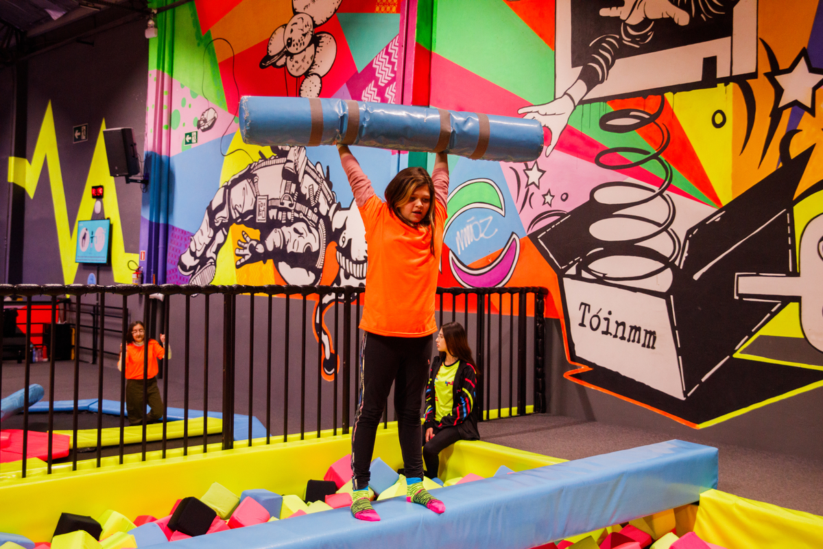 Fotografa familia Curitiba - aniversário impulso Park neon 