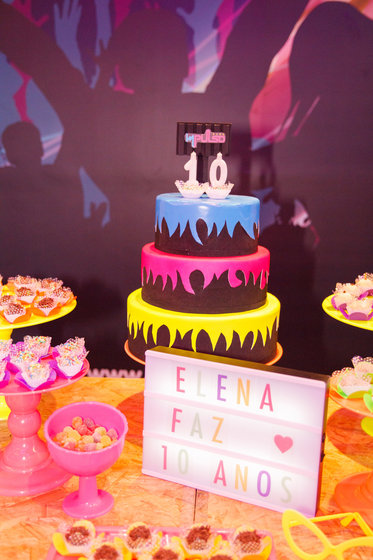 Fotografa familia Curitiba - aniversário impulso Park neon 