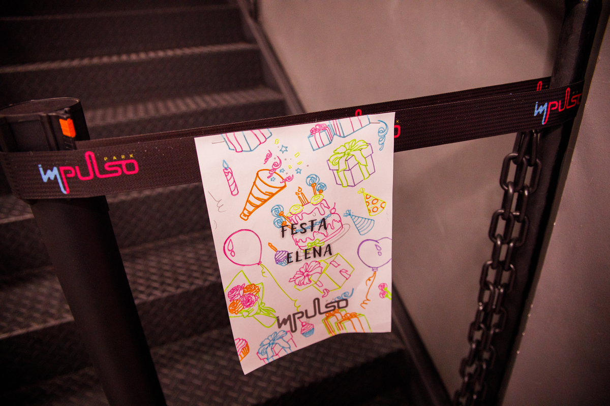 Fotografa familia Curitiba - aniversário impulso Park neon 