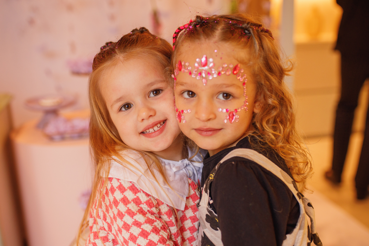 Fotografa familia Curitiba - Aniversário flores menina 4 anos