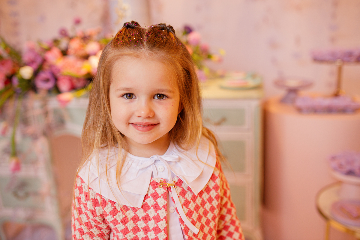 Fotografa familia Curitiba - Aniversário flores menina 4 anos