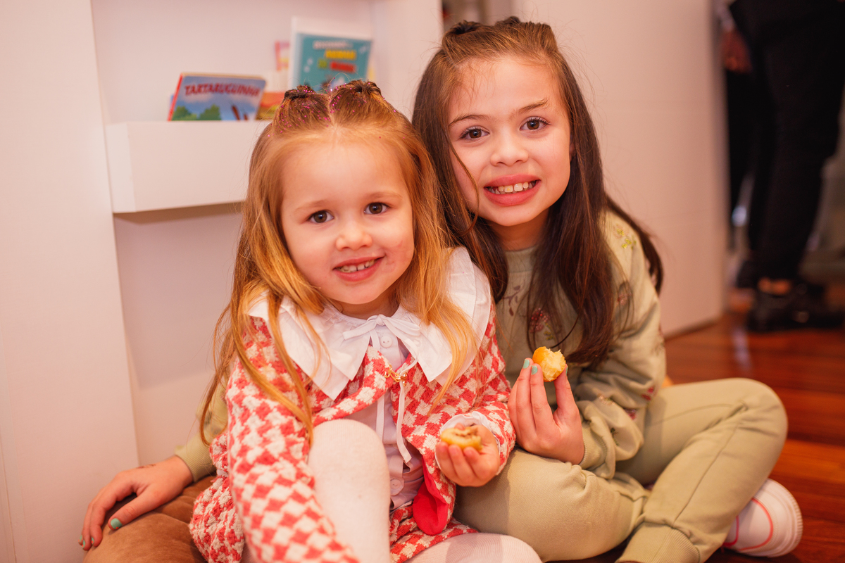 Fotografa familia Curitiba - Aniversário flores menina 4 anos