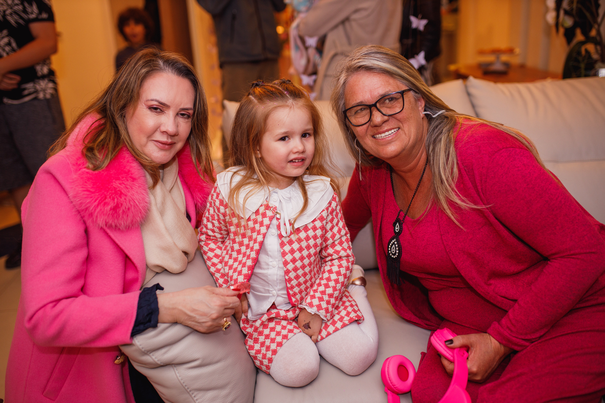 Fotografa familia Curitiba - Aniversário flores menina 4 anos