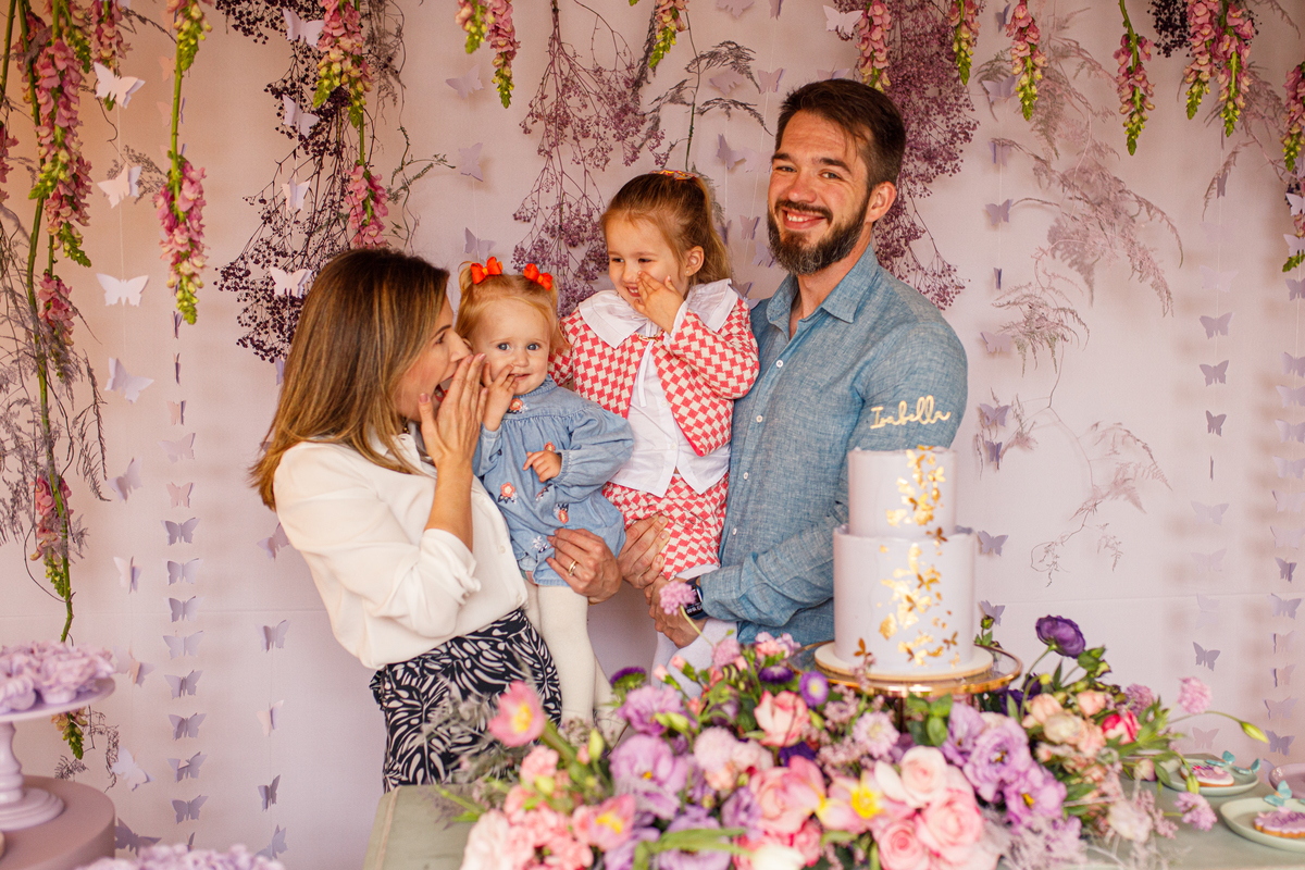Fotografa familia Curitiba - Aniversário flores menina 4 anos