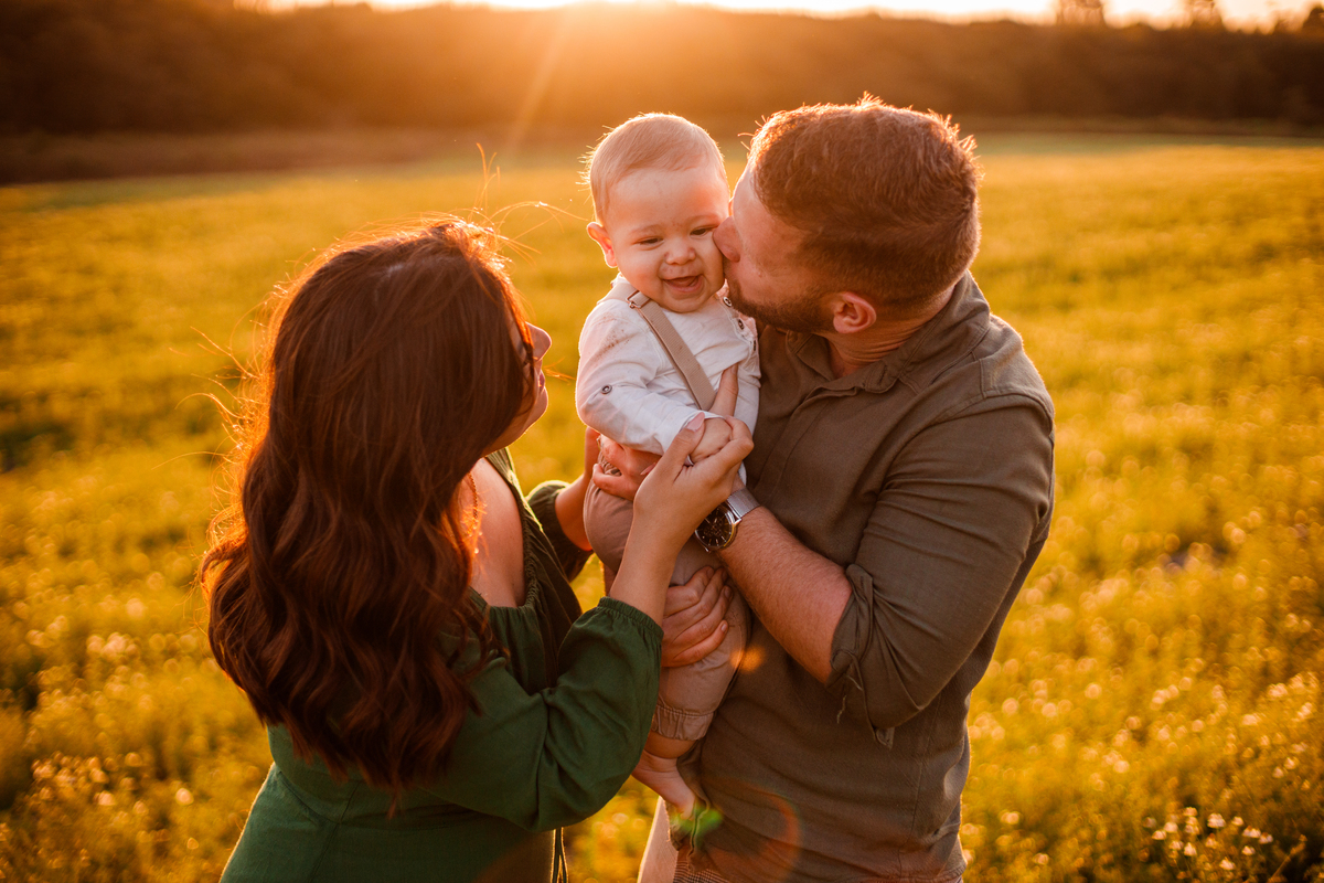 Fotografa familia Curitiba - ensaio externo bebe camomila Mandirituba