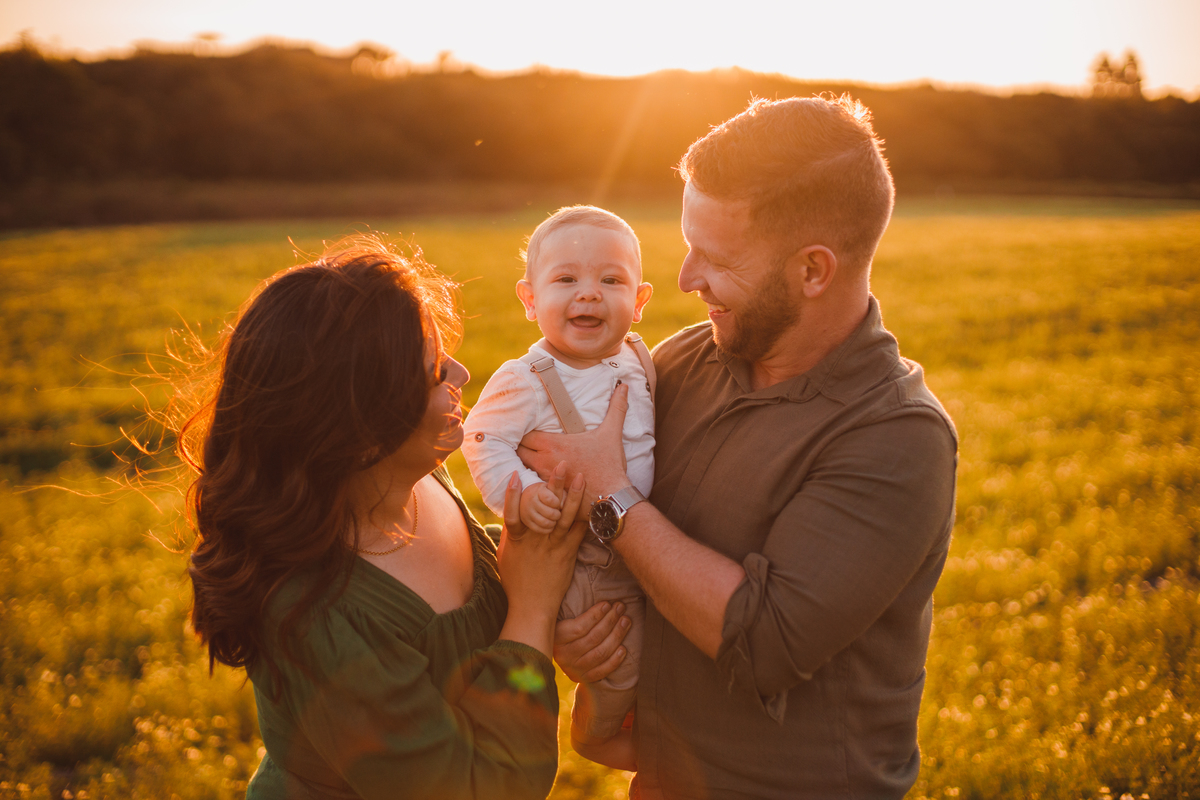 Fotografa familia Curitiba - ensaio externo bebe camomila Mandirituba