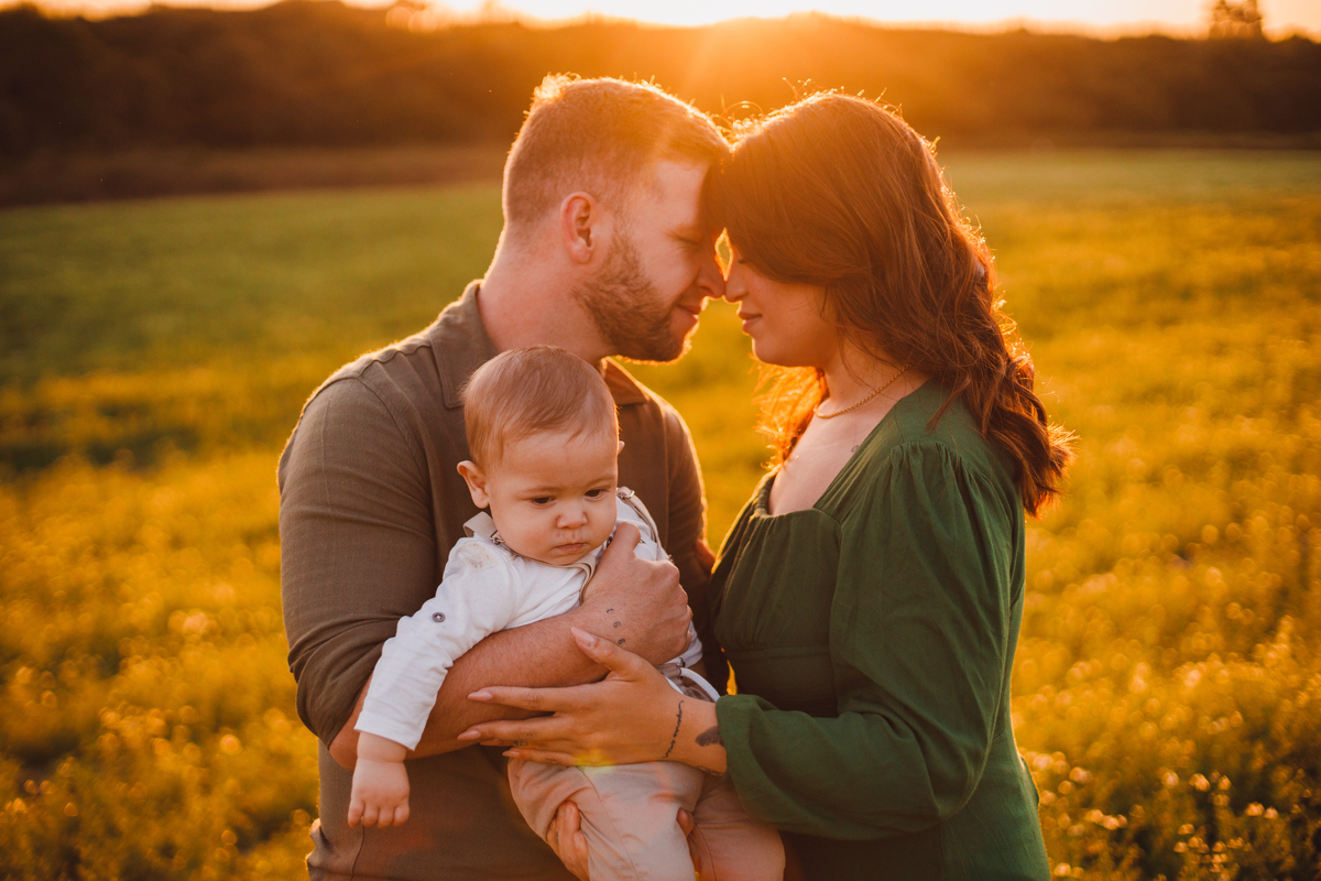Fotografa familia Curitiba - ensaio externo bebe camomila Mandirituba