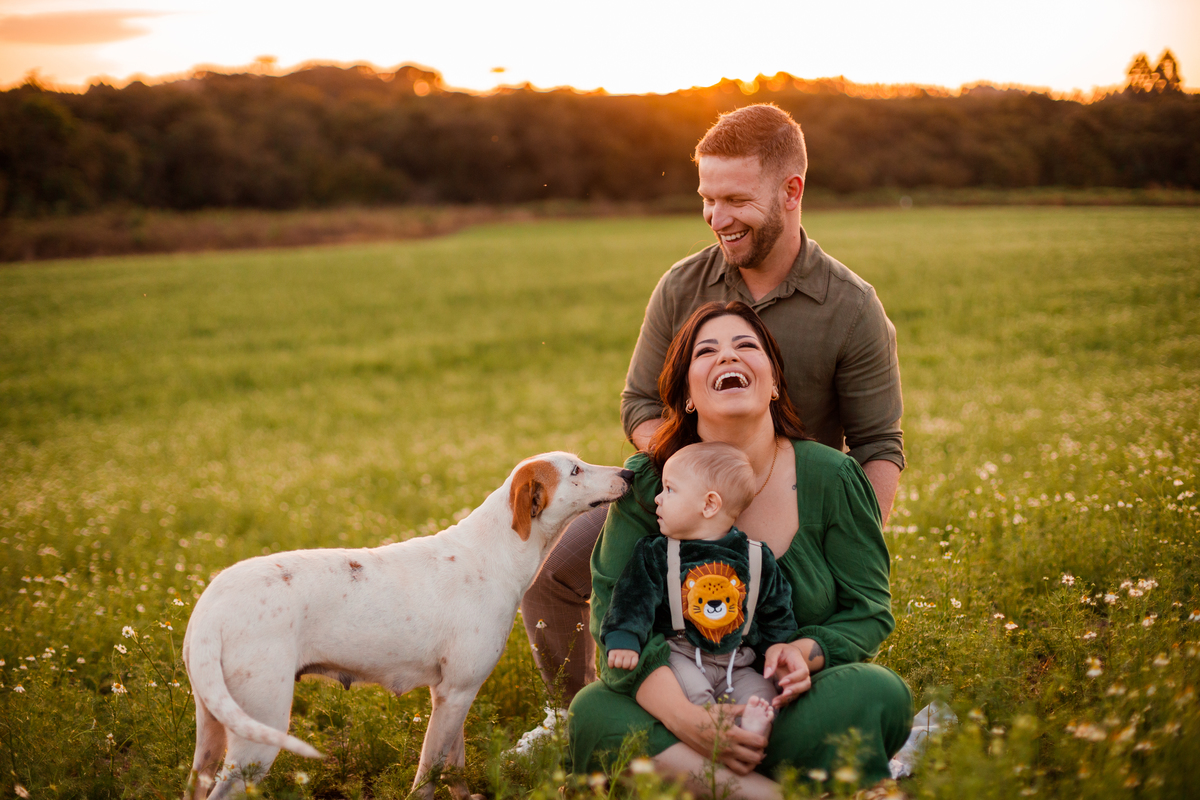 Fotografa familia Curitiba - ensaio externo bebe camomila Mandirituba