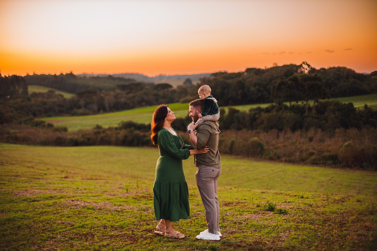 Fotografa familia Curitiba - ensaio externo bebe camomila Mandirituba