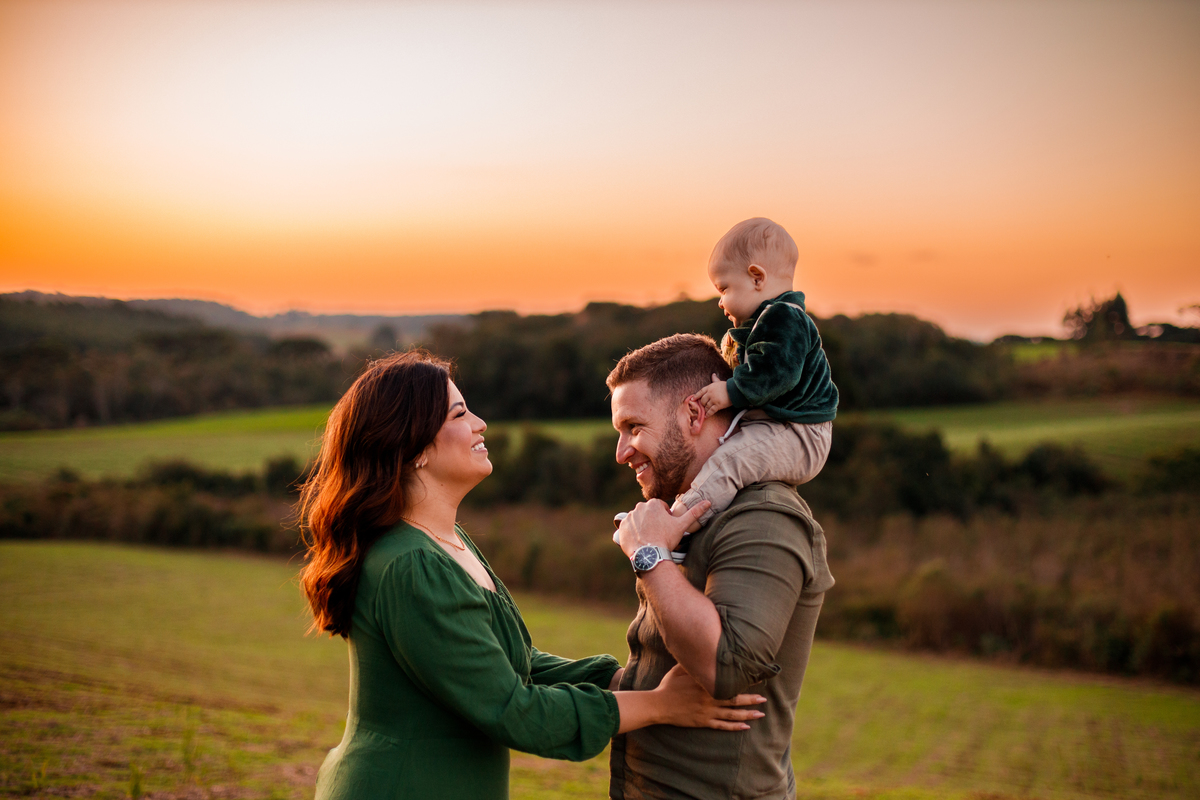 Fotografa familia Curitiba - ensaio externo bebe camomila Mandirituba