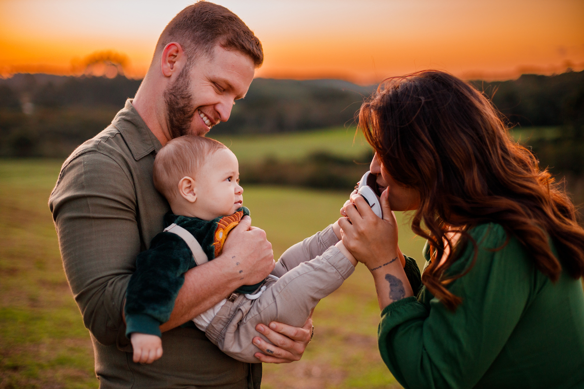 Fotografa familia Curitiba - ensaio externo bebe camomila Mandirituba