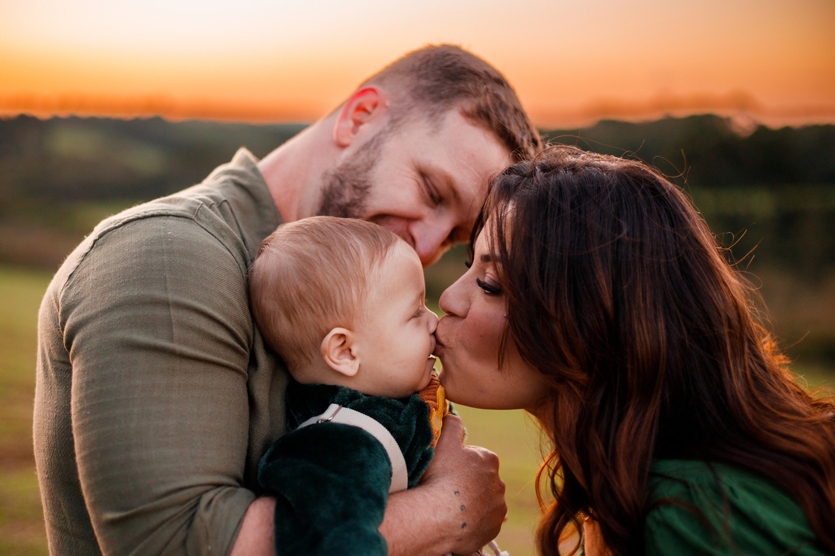 Fotografa familia Curitiba - ensaio externo bebe camomila Mandirituba