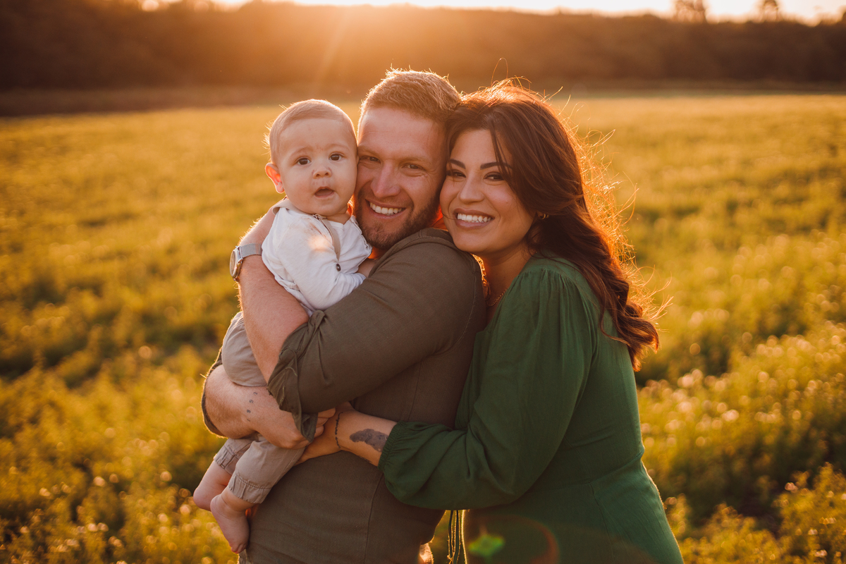 Fotografa familia Curitiba - ensaio externo bebe camomila Mandirituba