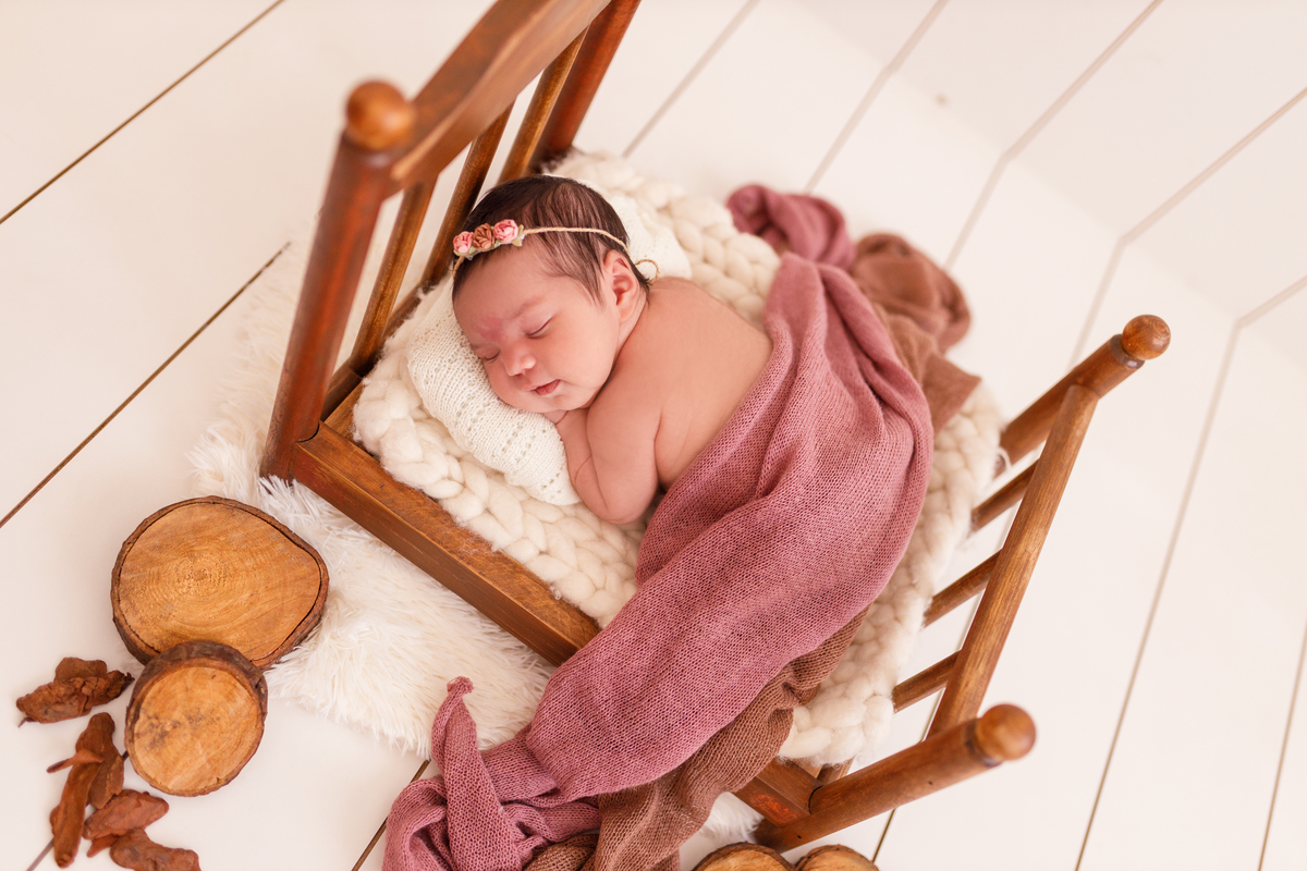 Fotografa familia Curitiba - Newborn menina palhaço e violão estúdio