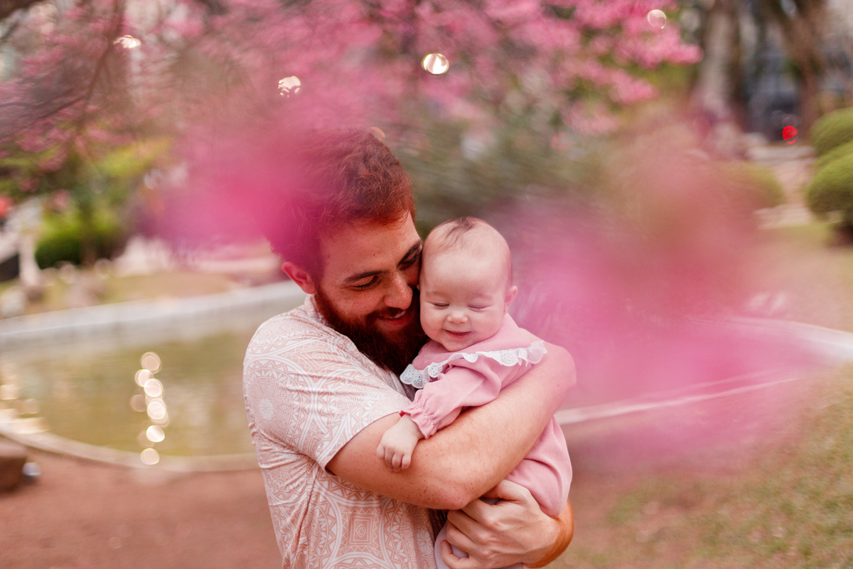 Fotografa familia Curitiba - ensaio externo cerejeiras praça do Japão bebê menina