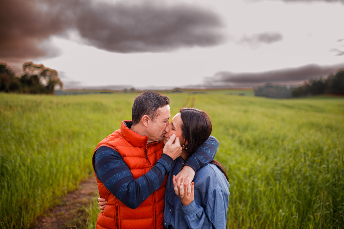 Fotografa familia Curitiba - ensaio externo camping fogueira Witmarsun