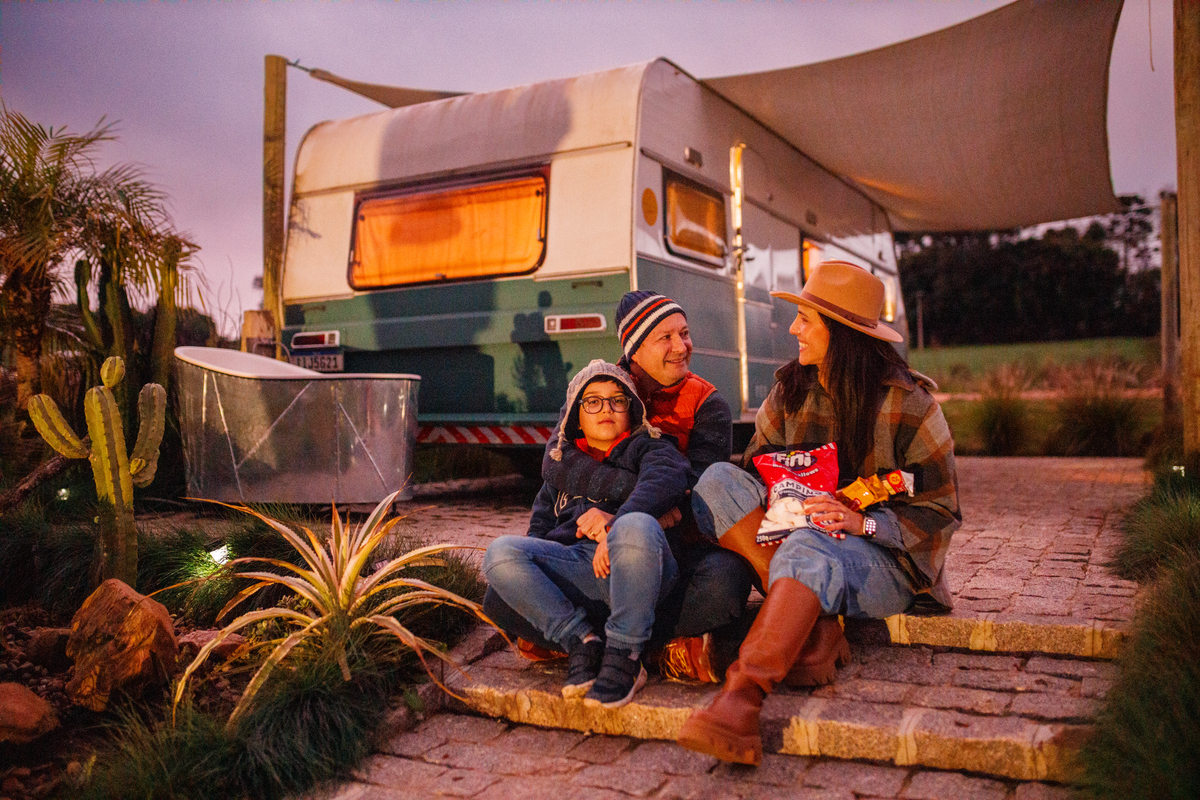 Fotografa familia Curitiba - ensaio externo camping fogueira Witmarsun