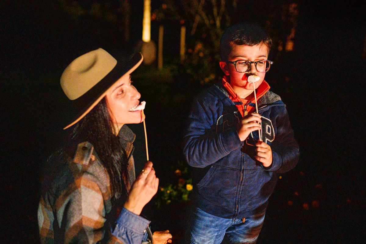 Fotografa familia Curitiba - ensaio externo camping fogueira Witmarsun