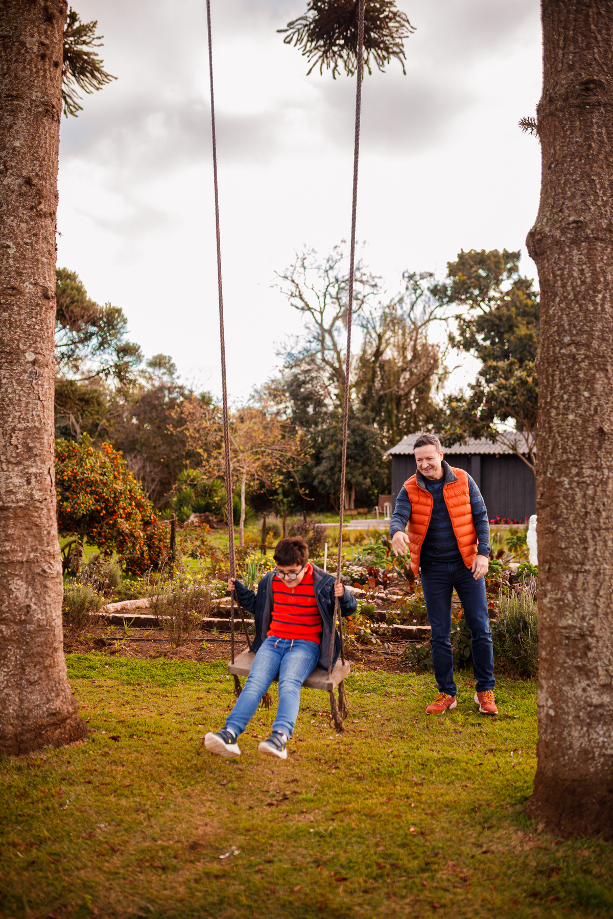 Fotografa familia Curitiba - ensaio externo camping fogueira Witmarsun