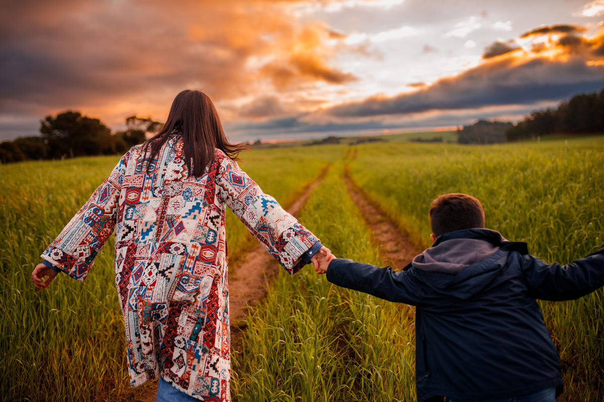 Fotografa familia Curitiba - ensaio externo camping fogueira Witmarsun