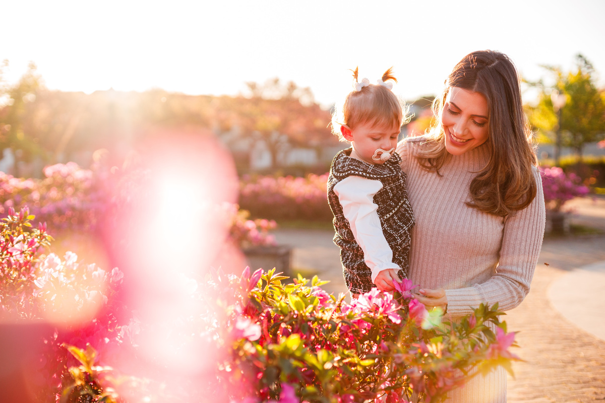 Fotografa familia Curitiba - ensaio externo cerejeiras bebê 