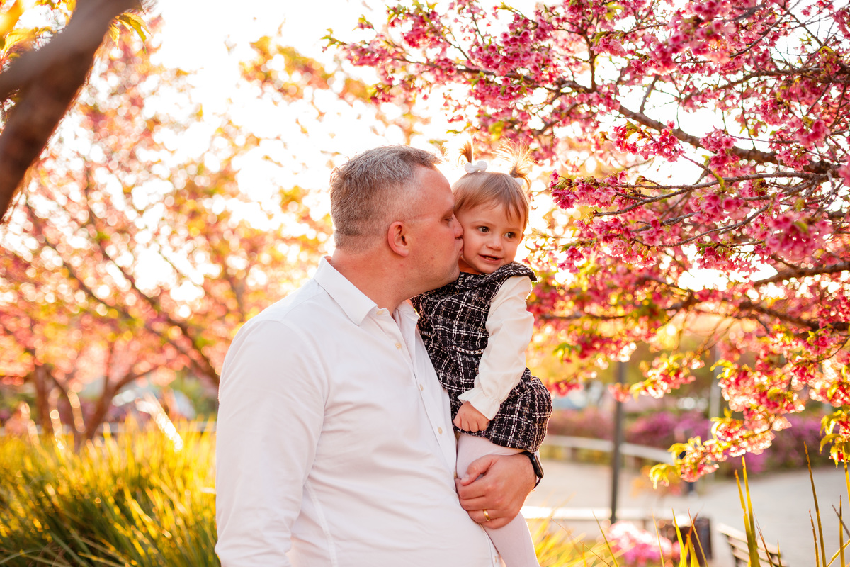 Fotografa familia Curitiba - ensaio externo cerejeiras bebê 