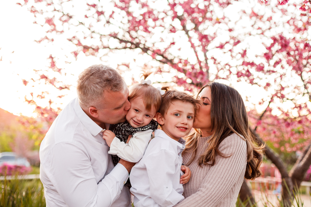 Fotografa familia Curitiba - ensaio externo cerejeiras bebê 