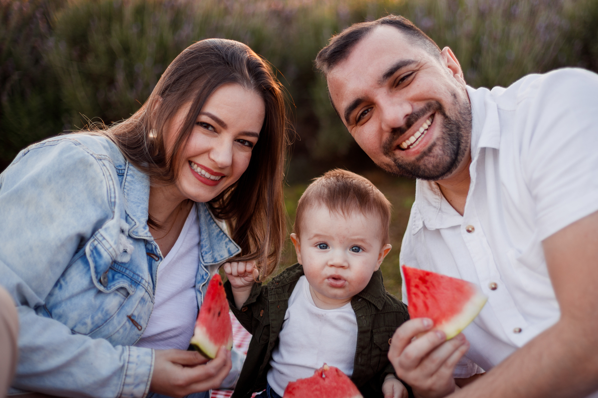 Fotografa familia Curitiba - picnic bebes lavatório por do sol