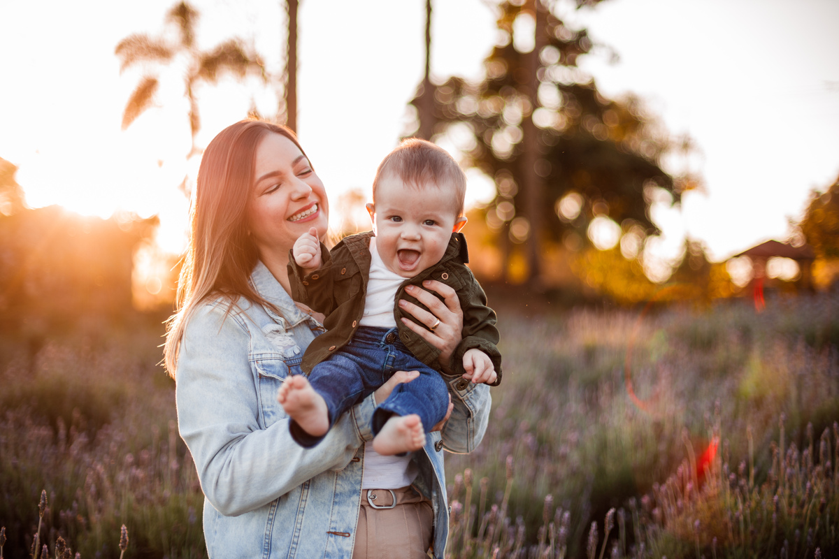 Fotografa familia Curitiba - picnic bebes lavatório por do sol