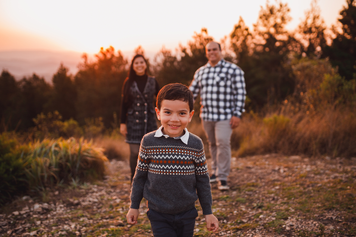 Fotografa familia Curitiba - Ensaio externo morro três barras cachoeira