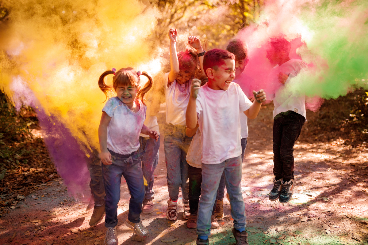 Fotografa familia Curitiba - externo com cores pó colorido California donuts