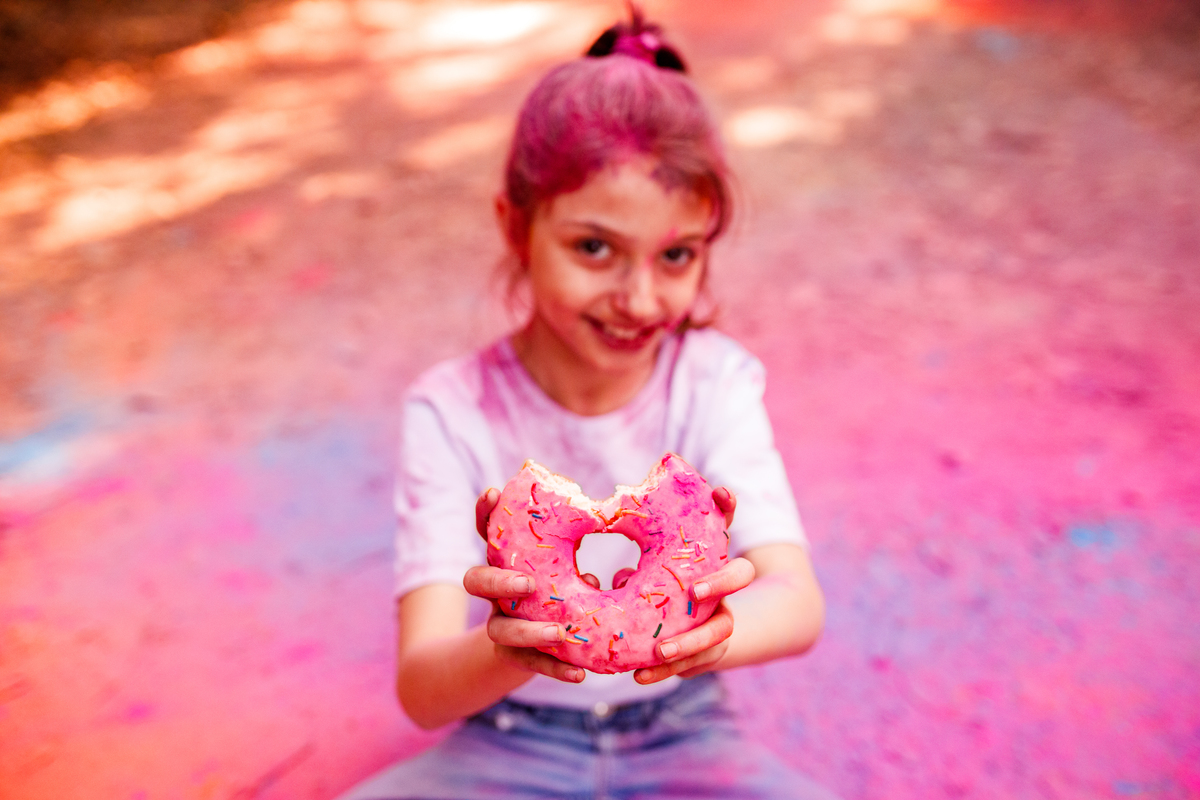 Fotografa familia Curitiba - externo com cores pó colorido California donuts