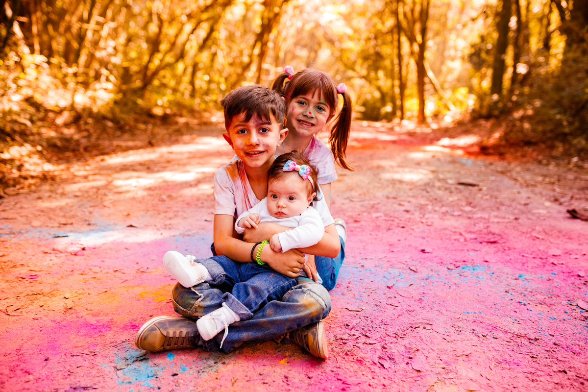 Fotografa familia Curitiba - externo com cores pó colorido California donuts