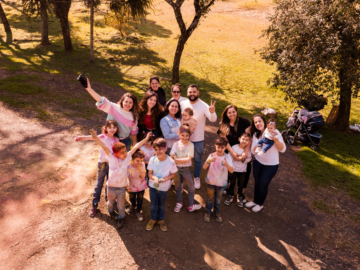 Fotografa familia Curitiba - externo com cores pó colorido California donuts