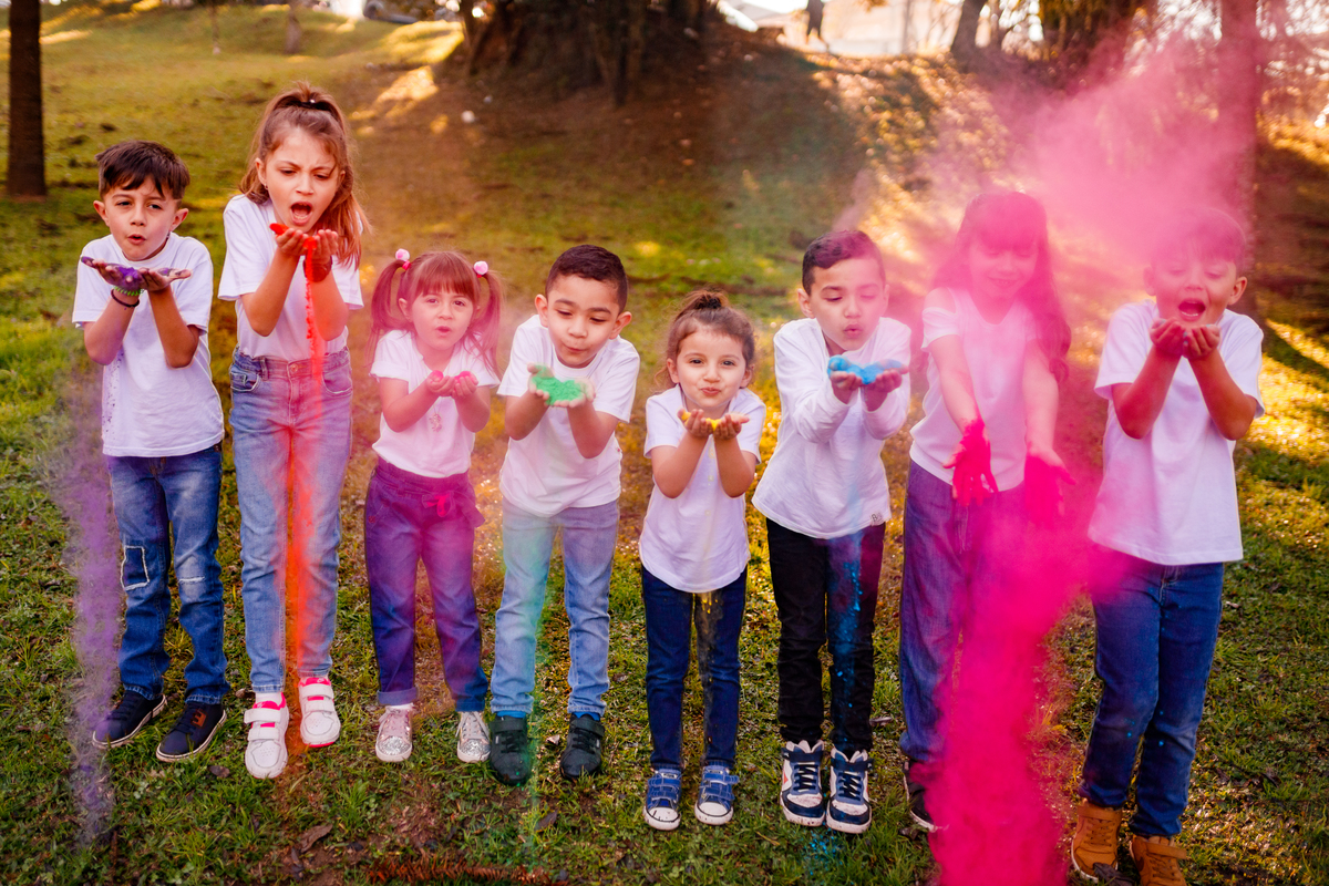Fotografa familia Curitiba - externo com cores pó colorido California donuts