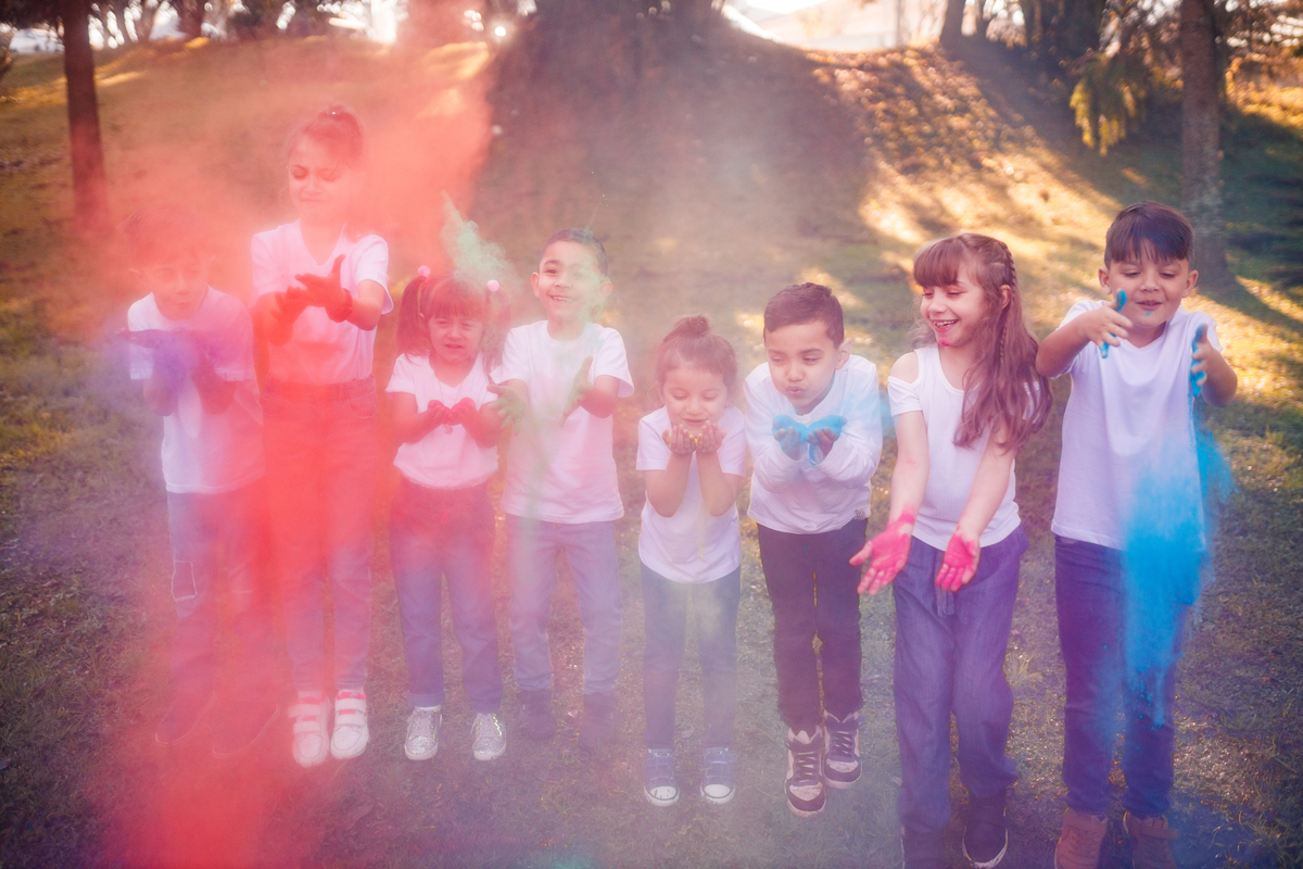 Fotografa familia Curitiba - externo com cores pó colorido California donuts