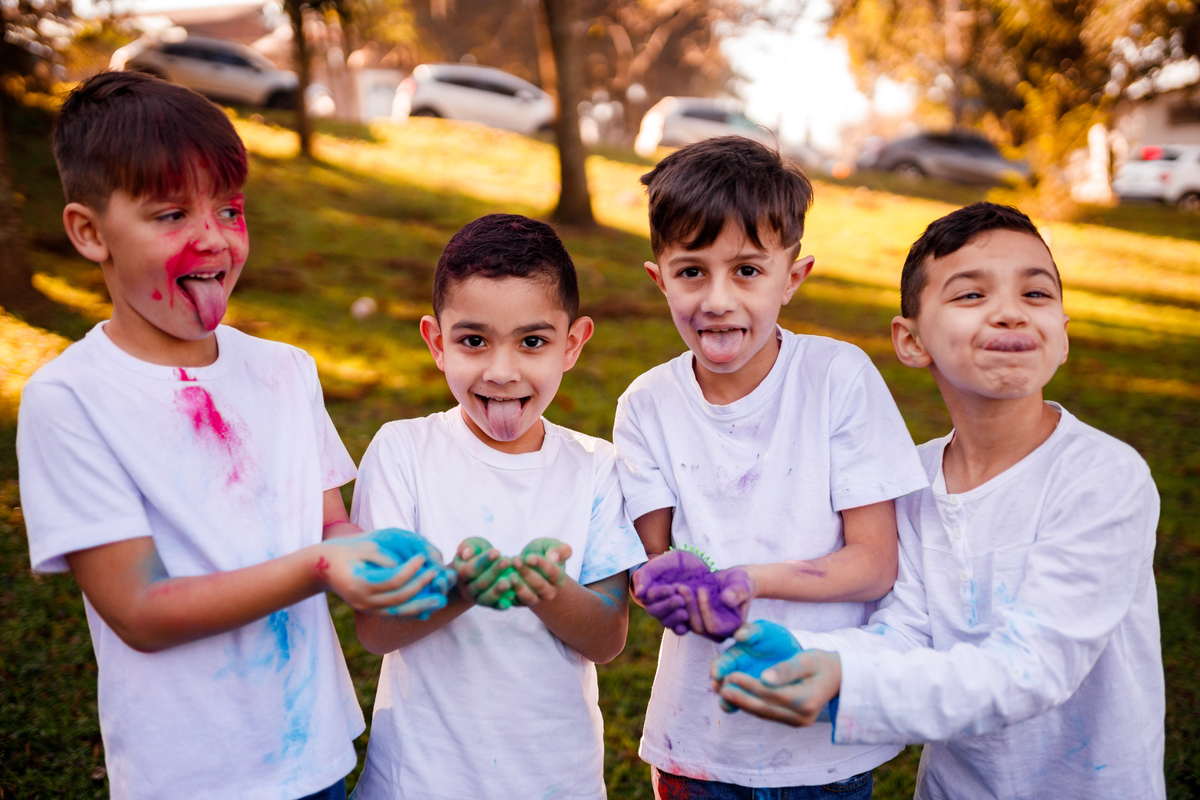 Fotografa familia Curitiba - externo com cores pó colorido California donuts