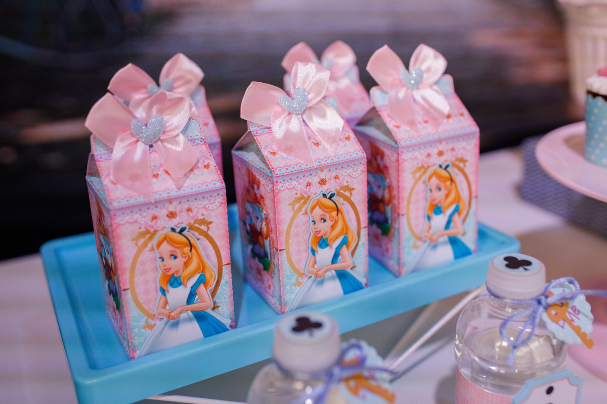 Fotografa familia Curitiba - alice no pais das maravilhas buffet play house