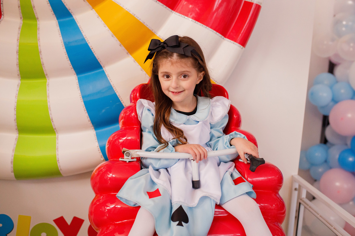 Fotografa familia Curitiba - alice no pais das maravilhas buffet play house