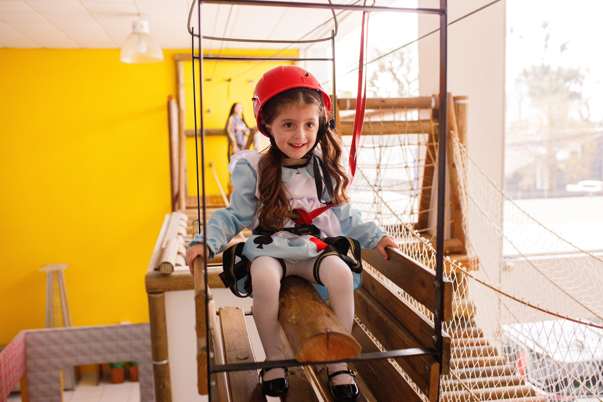 Fotografa familia Curitiba - alice no pais das maravilhas buffet play house