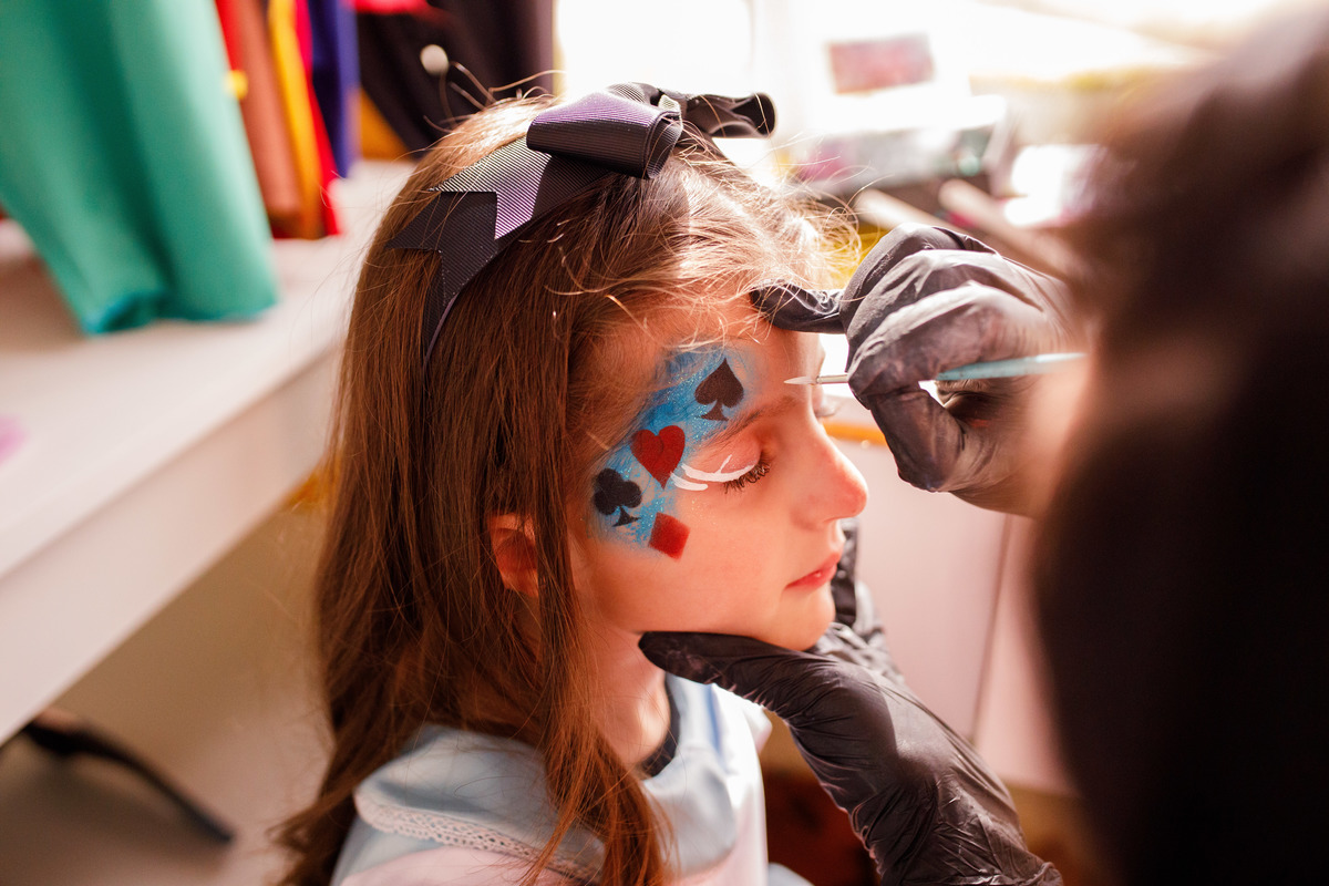Fotografa familia Curitiba - alice no pais das maravilhas buffet play house