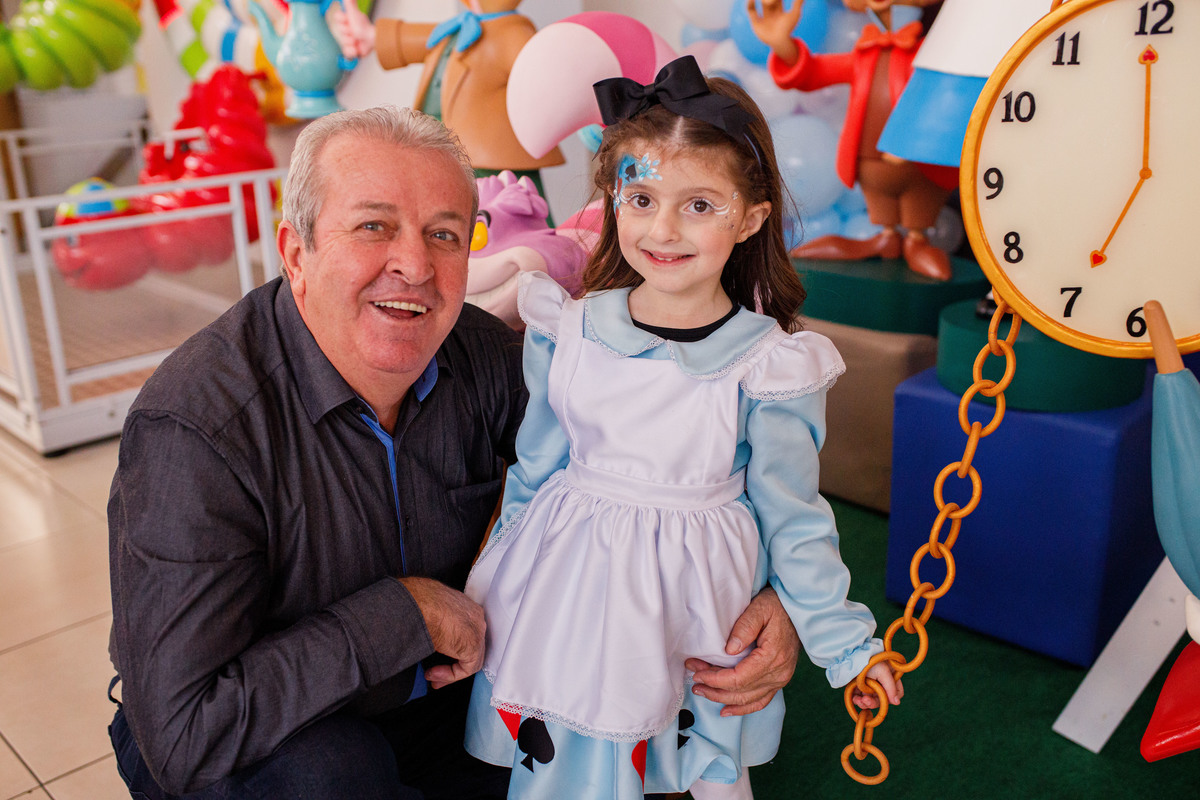 Fotografa familia Curitiba - alice no pais das maravilhas buffet play house