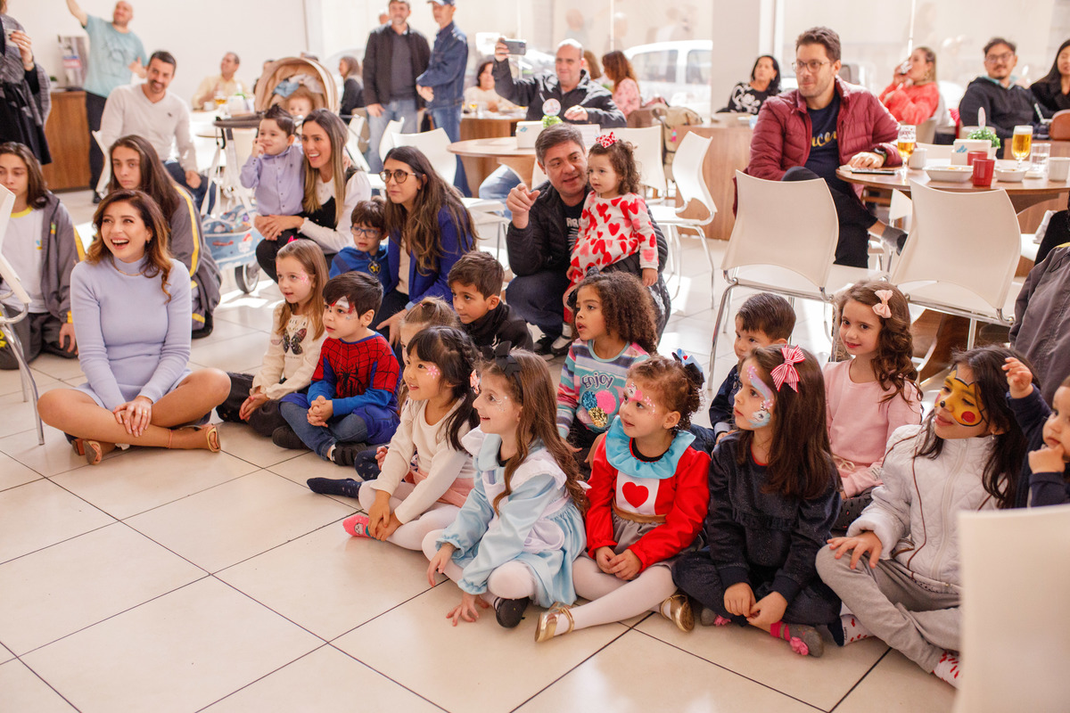 Fotografa familia Curitiba - alice no pais das maravilhas buffet play house