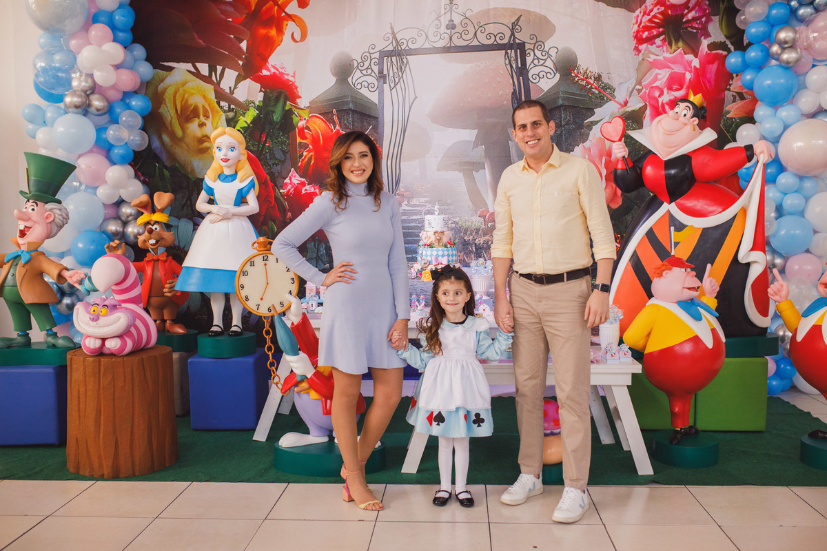 Fotografa familia Curitiba - alice no pais das maravilhas buffet play house