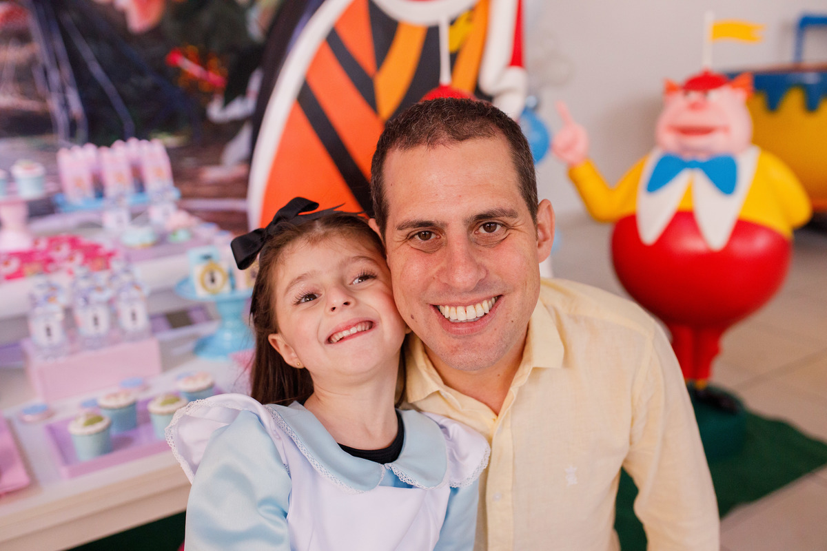 Fotografa familia Curitiba - alice no pais das maravilhas buffet play house