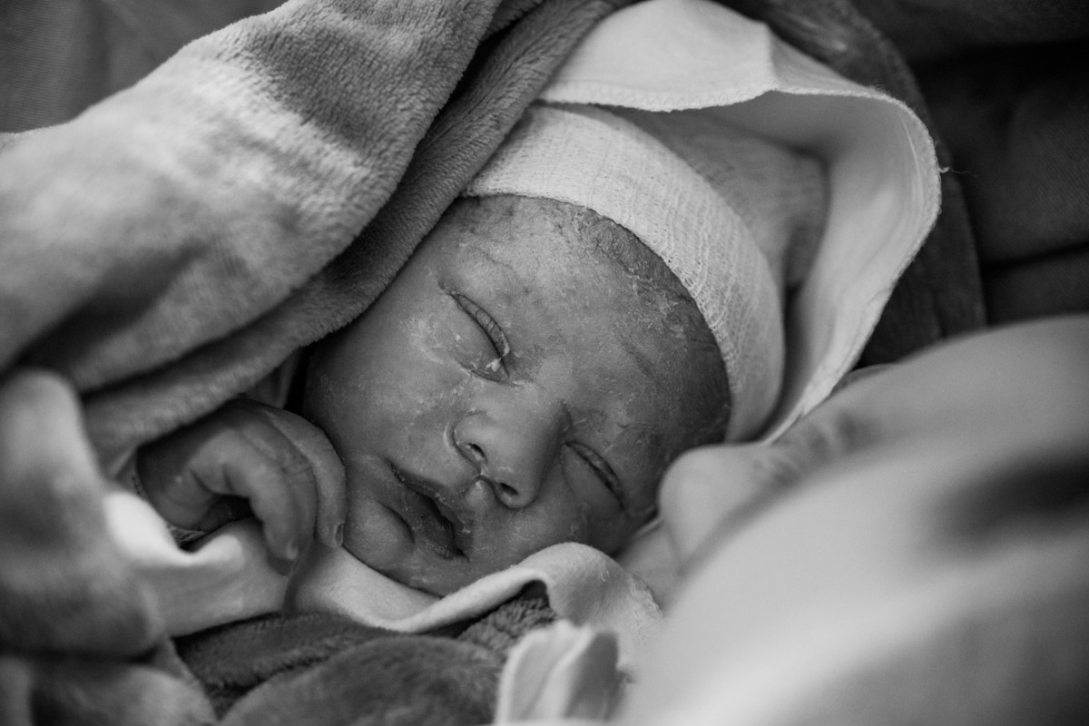 Fotografa familia Curitiba - nascimento hospital santa Brigida menino