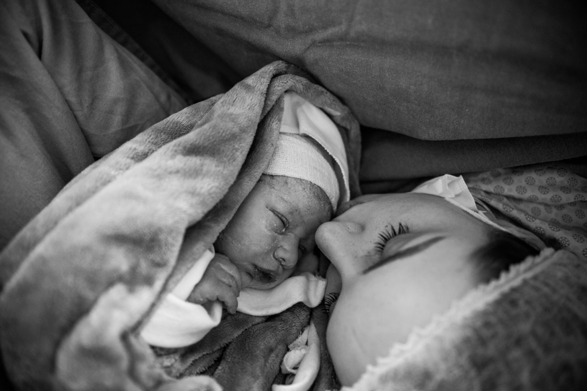 Fotografa familia Curitiba - nascimento hospital santa Brigida menino